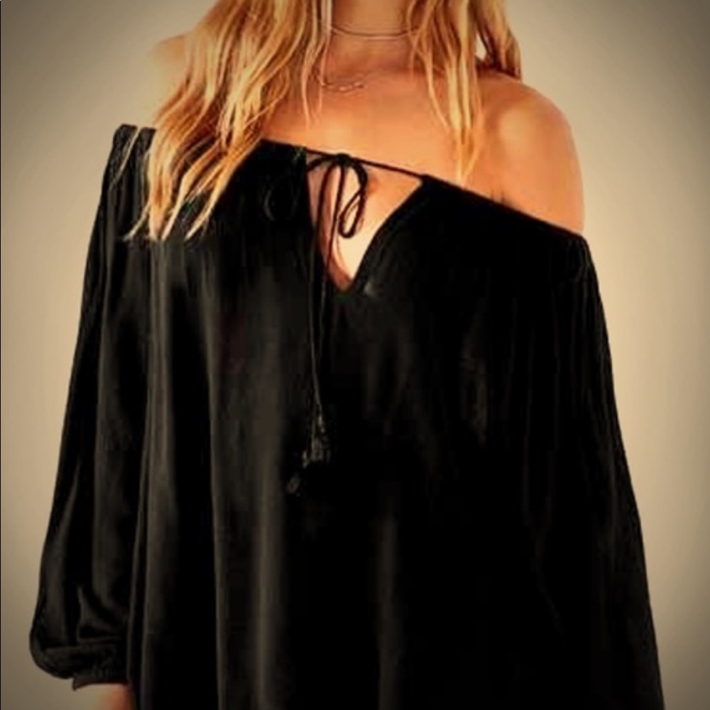 Urban outfitters black off shoulder shirt